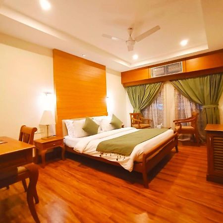 Hill Palace Hotel & Spa Kochi Екстериор снимка