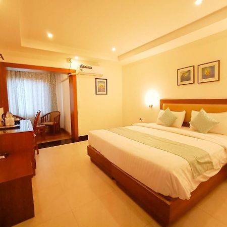 Hill Palace Hotel & Spa Kochi Екстериор снимка