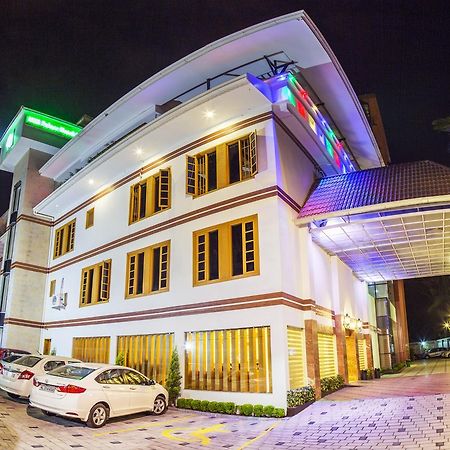 Hill Palace Hotel & Spa Kochi Екстериор снимка