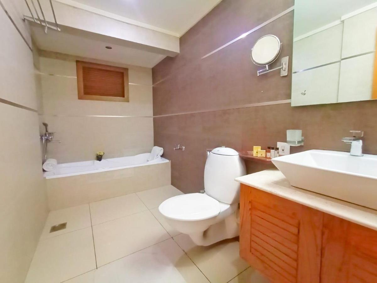Hill Palace Hotel & Spa Kochi Екстериор снимка