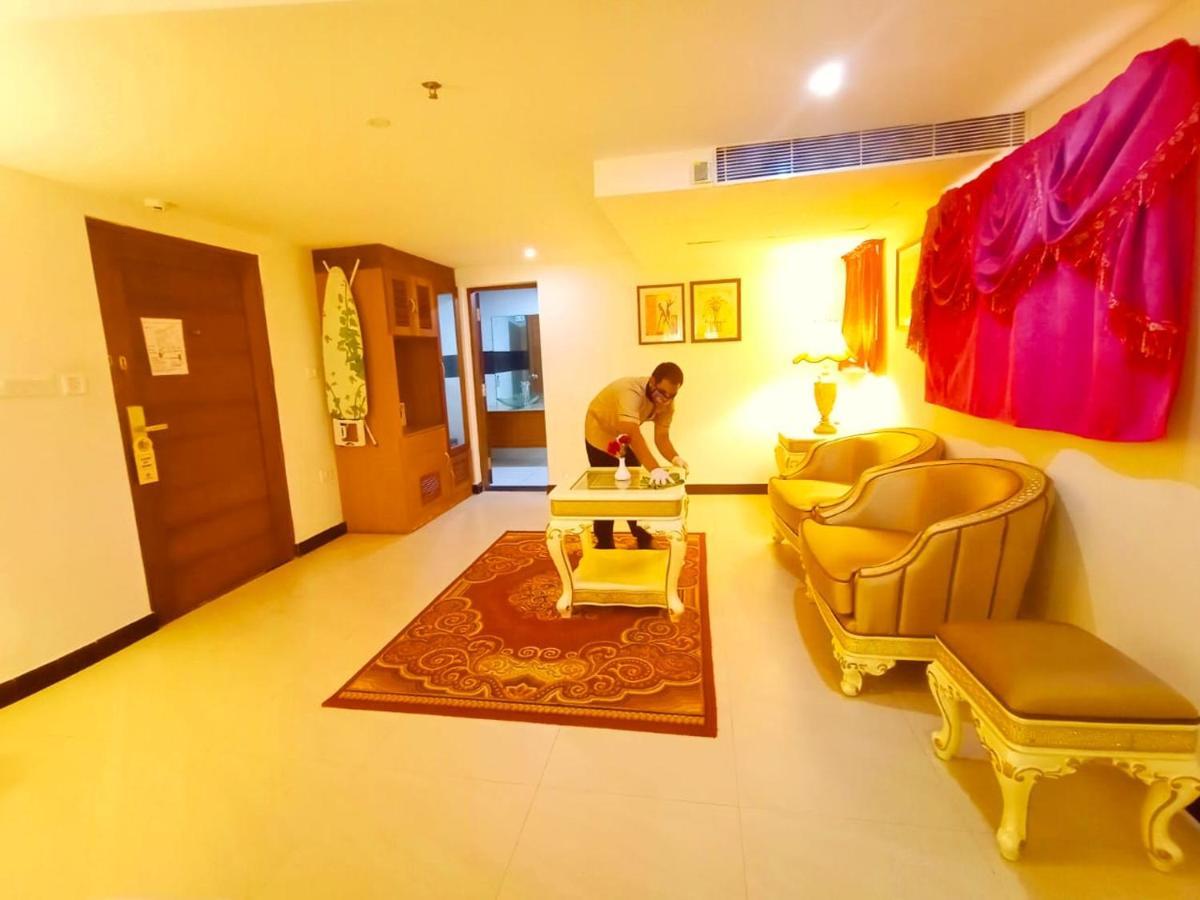 Hill Palace Hotel & Spa Kochi Екстериор снимка