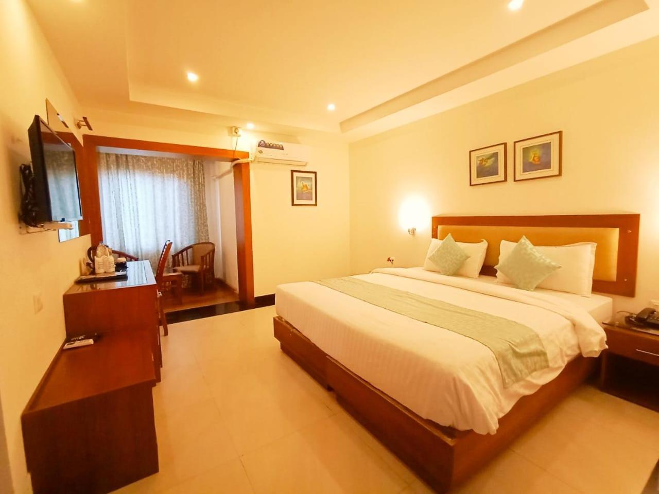 Hill Palace Hotel & Spa Kochi Екстериор снимка