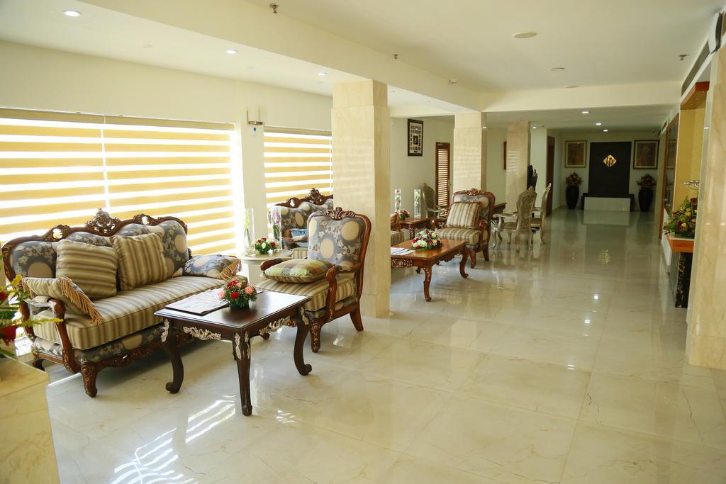 Hill Palace Hotel & Spa Kochi Екстериор снимка
