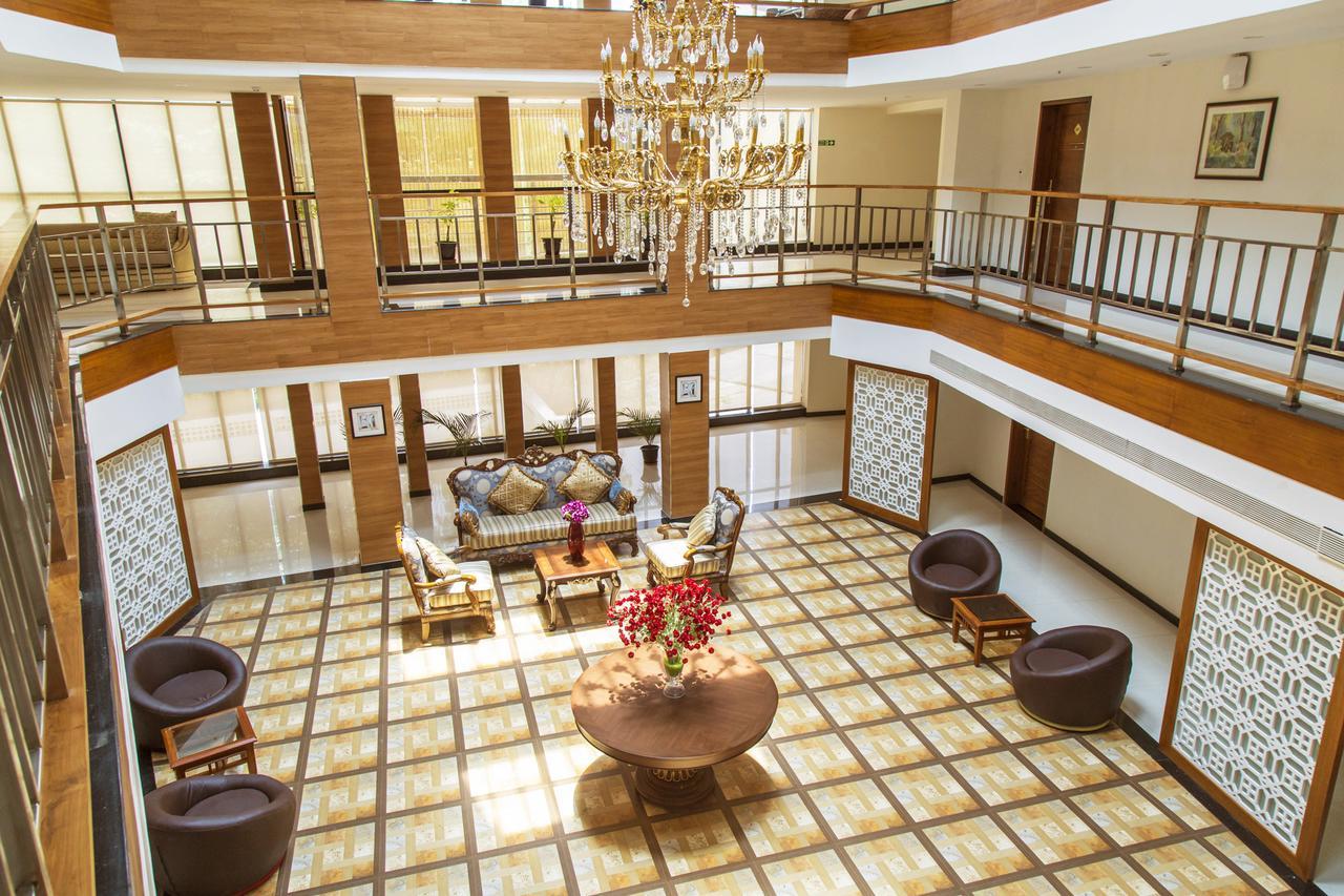 Hill Palace Hotel & Spa Kochi Екстериор снимка