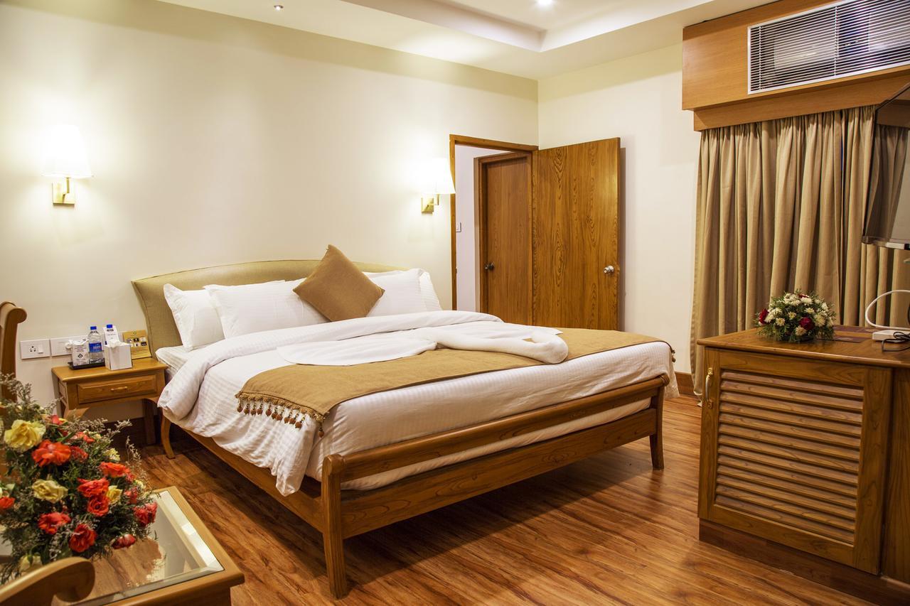 Hill Palace Hotel & Spa Kochi Екстериор снимка