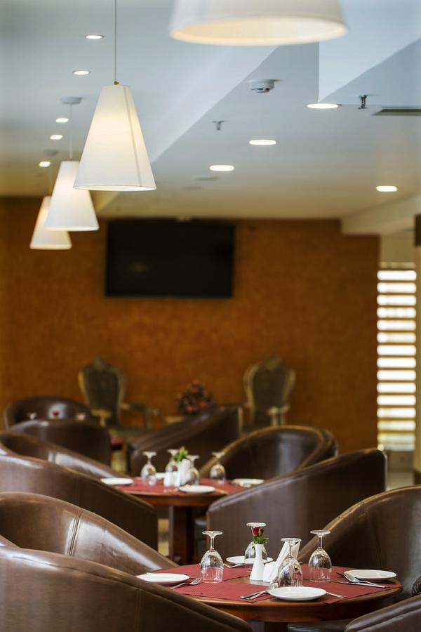 Hill Palace Hotel & Spa Kochi Екстериор снимка