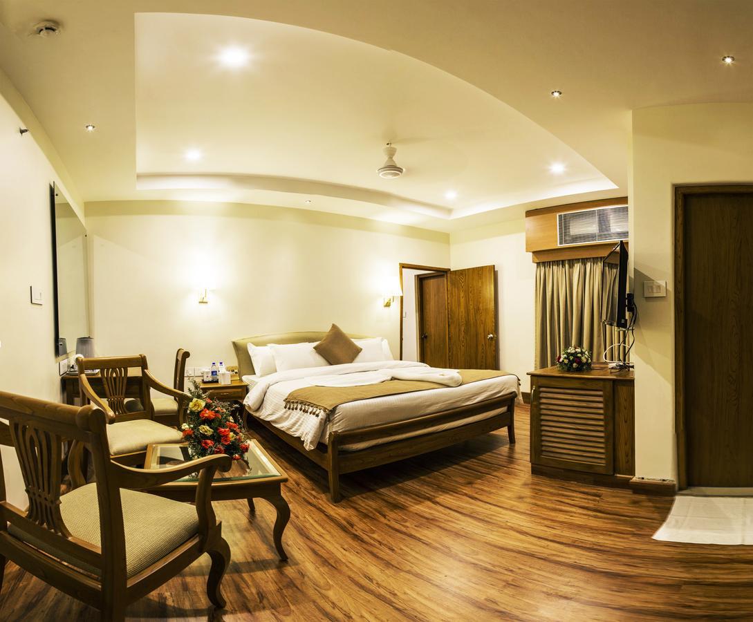 Hill Palace Hotel & Spa Kochi Екстериор снимка